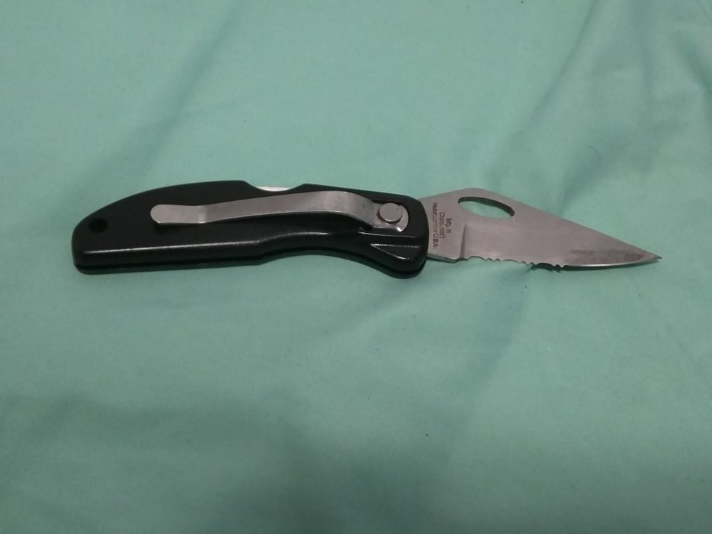 maxam knife in both good and bad conditions